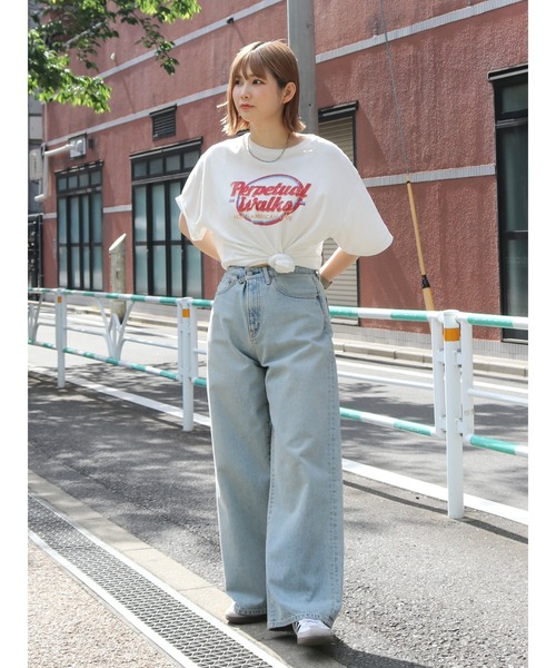 Ungrid(アングリッド)の「ツアーロゴルーズTee(Tシャツ/カットソー・レディース・オフホワイト/チャコールグレー/オレンジ/パープル/グリーン・FREE)」の7枚目の写真