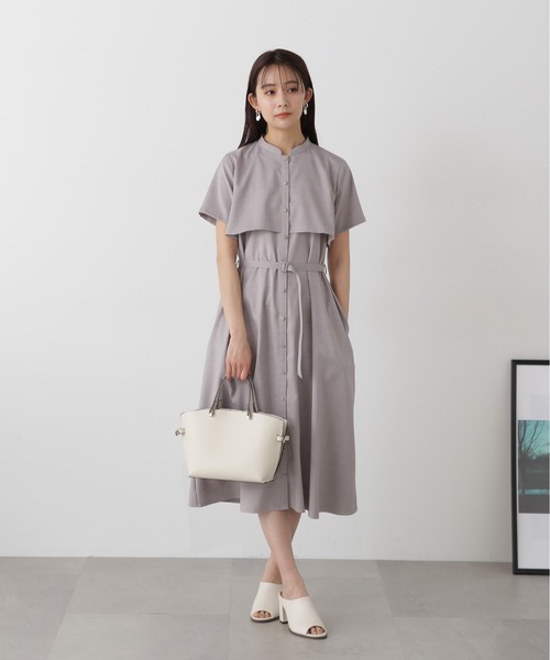 N.(N. Natural Beauty Basic)(エヌエヌナチュラルビューティーベーシック)の「◆ベルト付ケープディティールワンピース(ワンピース・レディース・オフホワイト/グレー/ブルー・MEDIUM)」の12枚目の写真