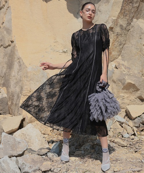 最終値下げ❣️callarus サテンパイピング　総レース ワンピースドレス セール】〔Callarus〕サテンパイピング切替グログランベルト総