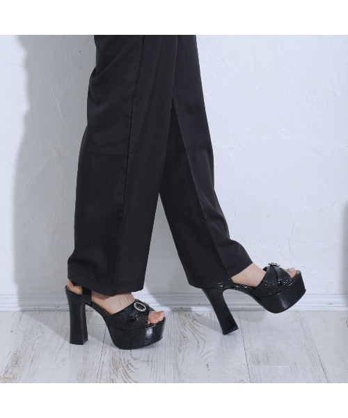 DEMETER(デメテル)の「厚底 太ヒール ビジューバックル アンクルストラップ サンダル(サンダル・レディース・ブラック/シルバー/ホワイト・S/M/L/LL)」の7枚目の写真