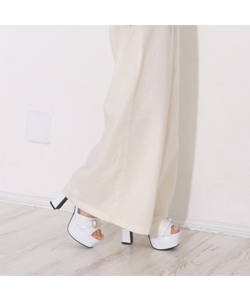 DEMETER(デメテル)の「厚底 太ヒール ビジューバックル アンクルストラップ サンダル(サンダル・レディース・ブラック/シルバー/ホワイト・S/M/L/LL)」の12枚目の写真