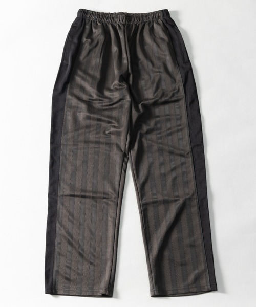 NYLAUS(ナイラス)の「レギュラーフィット シャドーストライプ サイドライン イージージャージパンツ(その他パンツ・メンズ・ブラック×ホワイト/ブラック系/ブラック×レッド/チャコールグレー×ブラック/ネイビー系・M/L/LL)」の4枚目の写真