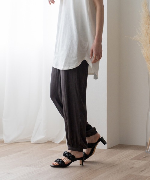 VitaFelice（ヴィータフェリーチェ）の「シャイニードレープ裾絞りパンツ（その他ルームウェア・レディース・ダークオレンジ/チャコール/ベージュ・M/L）」の12枚目の写真