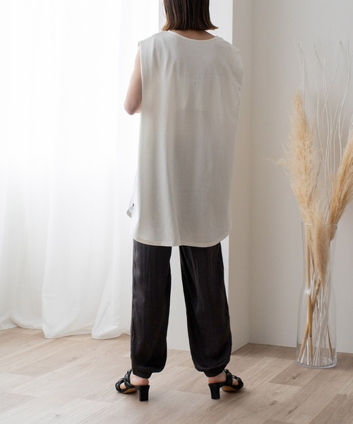 VitaFelice（ヴィータフェリーチェ）の「シャイニードレープ裾絞りパンツ（その他ルームウェア・レディース・ダークオレンジ/チャコール/ベージュ・M/L）」の17枚目の写真