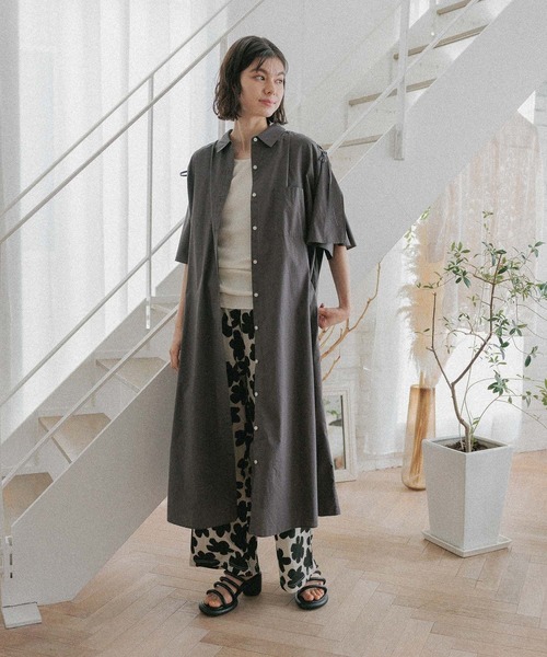 niko and...（ニコアンド）の「マーセシャーリングスリットワンピース（シャツワンピース・レディース・チャコール/イエロー/ブルー・MEDIUM/LARGE）」の4枚目の写真