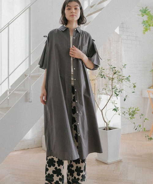 niko and（ニコアンド）の「マーセシャーリングスリットワンピース