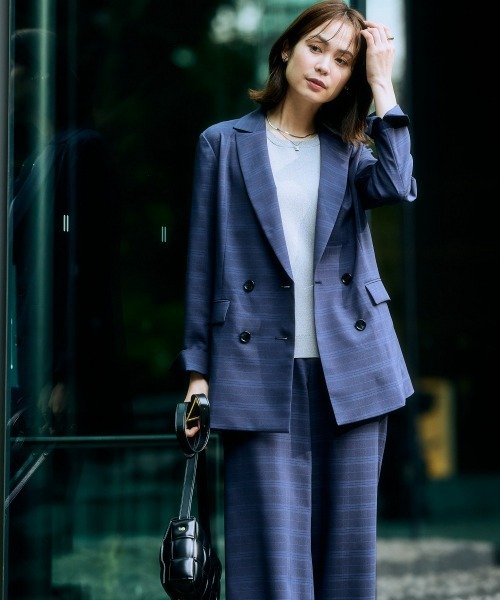 7days Life Styling(セブンデイズライフスタイリング)の「【洗える・ストレッチ】うすカル シャドーチェック柄セミワイドパンツスーツ(ダブルブレストテーラードジャケット+パンツ)(スーツセット・レディース・グレー系/ネイビー系・LL/3L/S/M/L)」の6枚目の写真