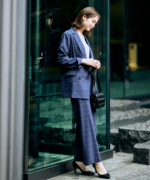 7days Life Styling(セブンデイズライフスタイリング)の「【洗える・ストレッチ】うすカル シャドーチェック柄セミワイドパンツスーツ(ダブルブレストテーラードジャケット+パンツ)(スーツセット・レディース・グレー系/ネイビー系・LL/3L/S/M/L)」の7枚目の写真