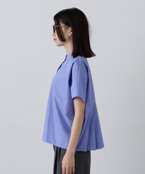 N.(N. Natural Beauty Basic)(エヌエヌナチュラルビューティーベーシック)の「◆バックプリーツバンドカラーシャツ(シャツ/ブラウス・レディース・オフホワイト/グレー/ブルー・MEDIUM)」の4枚目の写真