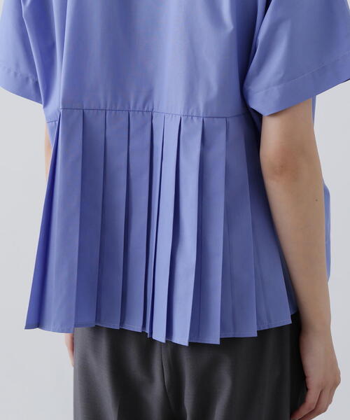 N.(N. Natural Beauty Basic)(エヌエヌナチュラルビューティーベーシック)の「◆バックプリーツバンドカラーシャツ(シャツ/ブラウス・レディース・オフホワイト/グレー/ブルー・MEDIUM)」の9枚目の写真