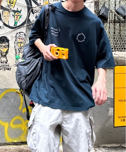 Perushu（ペルーシュ）の「Perushu × fruit of the loom コラボTシャツ（Tシャツ/カットソー・メンズ・ネイビー/オフホワイト・MEDIUM/LARGE）」の11枚目の写真