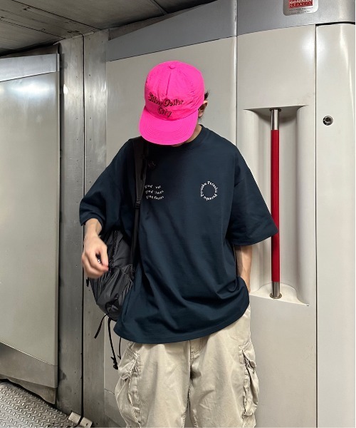 Perushu（ペルーシュ）の「Perushu × fruit of the loom コラボTシャツ（Tシャツ/カットソー・メンズ・ネイビー/オフホワイト・MEDIUM/LARGE）」の13枚目の写真