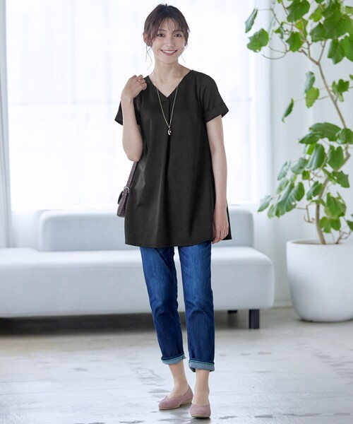 Tiaclasse(ティアクラッセ)の「【UVカット・吸水速乾】 “きれい見え” バックフレアチュニック(Tシャツ/カットソー・レディース・ネイビー/グレイッシュベージュ/ブラック・M/L)」の17枚目の写真