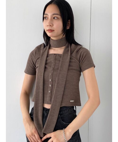 EMODA（エモダ）の「スリムタイボタントップ（Tシャツ/カットソー・レディース・ホワイト/ブラウン/ライム/ブラック・FREE）」の3枚目の写真