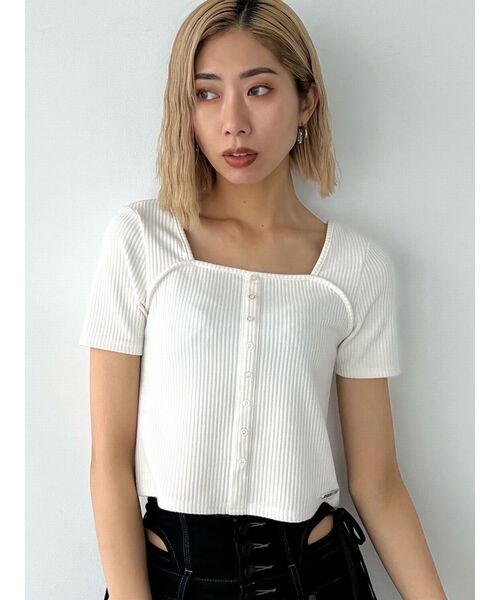 EMODA（エモダ）の「スリムタイボタントップ（Tシャツ/カットソー・レディース・ホワイト/ブラウン/ライム/ブラック・FREE）」の6枚目の写真