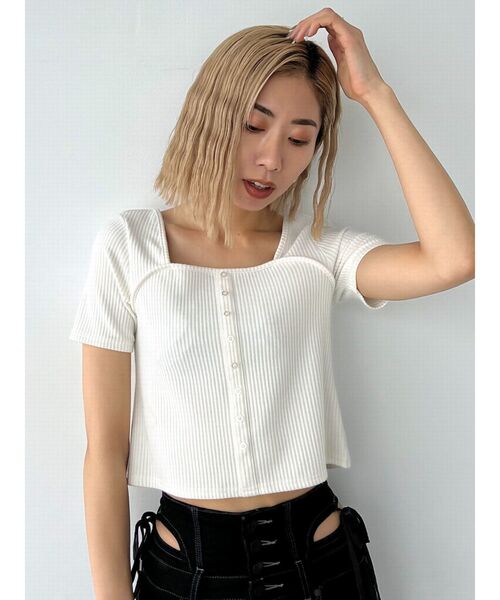 EMODA（エモダ）の「スリムタイボタントップ（Tシャツ/カットソー・レディース・ホワイト/ブラウン/ライム/ブラック・FREE）」の7枚目の写真