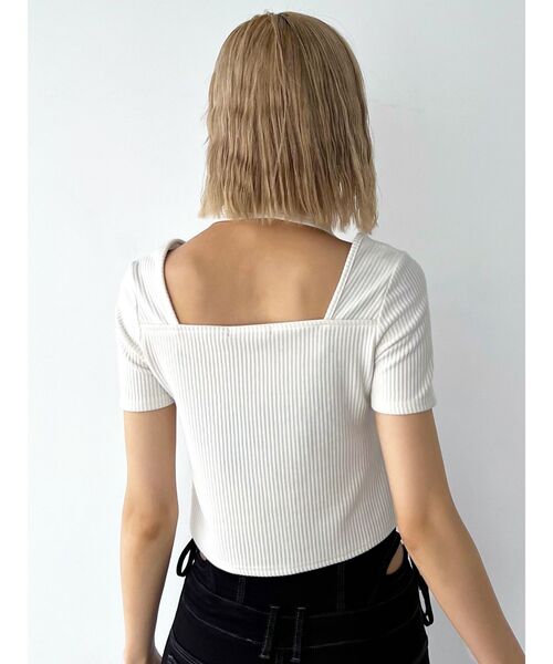 EMODA（エモダ）の「スリムタイボタントップ（Tシャツ/カットソー・レディース・ホワイト/ブラウン/ライム/ブラック・FREE）」の8枚目の写真