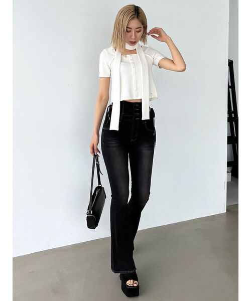 EMODA（エモダ）の「スリムタイボタントップ（Tシャツ/カットソー・レディース・ホワイト/ブラウン/ライム/ブラック・FREE）」の11枚目の写真