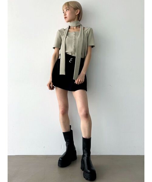 EMODA（エモダ）の「スリムタイボタントップ（Tシャツ/カットソー・レディース・ホワイト/ブラウン/ライム/ブラック・FREE）」の15枚目の写真