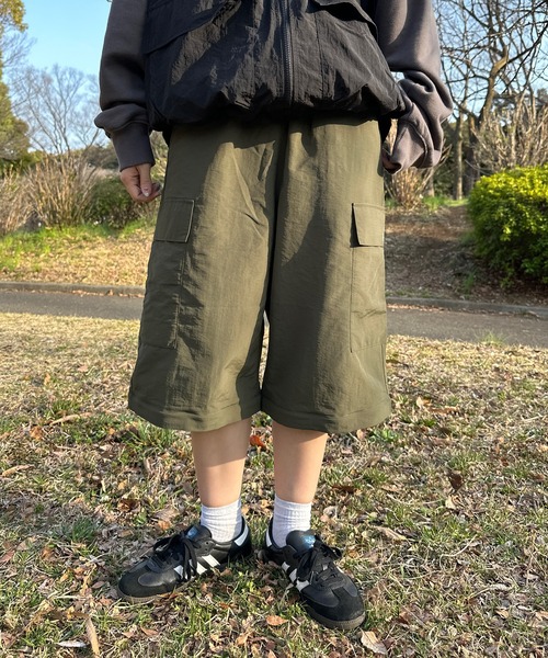 favclo.(ファブクロ)の「2WAYナイロンカーゴパンツ【SET UP着用可能】(カーゴパンツ・レディース・ボルドー/カーキ・FREE)」の21枚目の写真