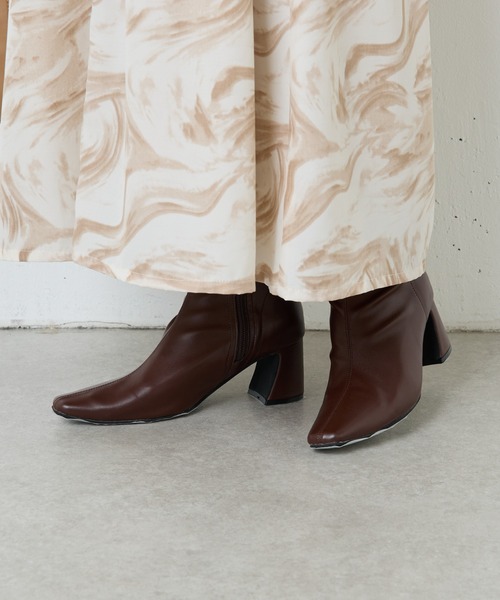 PAPILLONNER(パピヨネ)の「ストレッチミドルブーツ(ブーツ・レディース・ブラウン/ブラック・S/M/L)」の11枚目の写真