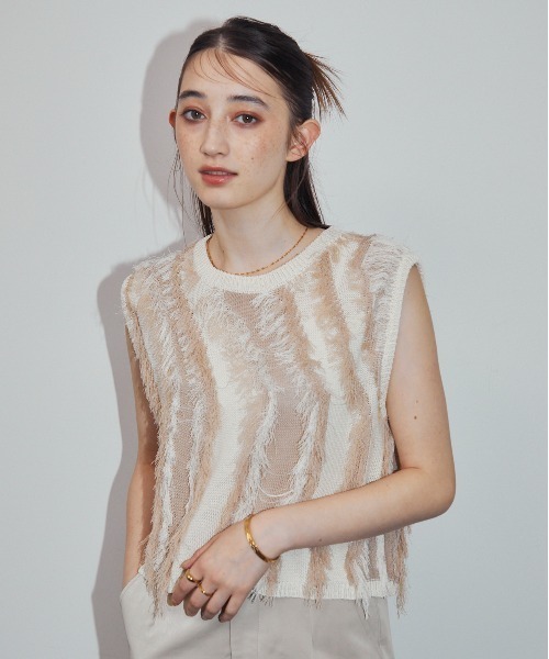 MOCOA'S（モコアズ）の「フリンジベスト（ベスト）」 - WEAR