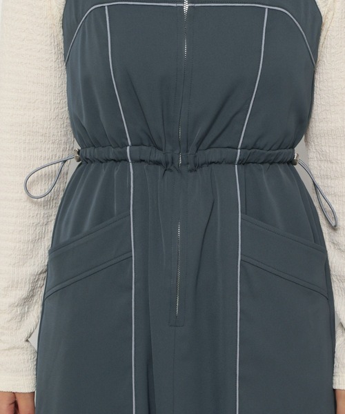 mysty woman(ミスティウーマン)の「パイピングコードキャミワンピース 148915(ワンピース・レディース・グリーン/ベージュ/ブラック・FREE)」の14枚目の写真
