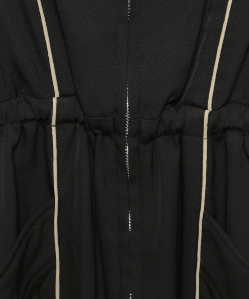 mysty woman(ミスティウーマン)の「パイピングコードキャミワンピース 148915(ワンピース・レディース・グリーン/ベージュ/ブラック・FREE)」の21枚目の写真