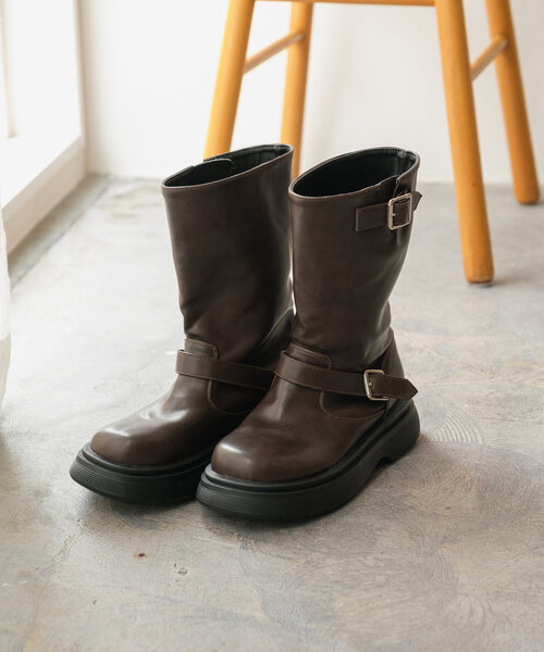 Kastane(カスタネ)の「エンジニアブーツ(ブーツ・レディース・ブラック/ブラウン・38/39/37)」の2枚目の写真