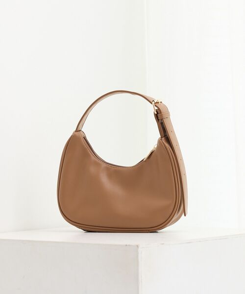 earth music&ecology（アースミュージックアンドエコロジー）の「ハーフムーンアジャスタブルバッグ（トートバッグ・レディース・ブラック/シルバー/キャメル・FREE）」の9枚目の写真