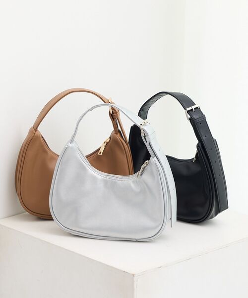 earth music&ecology（アースミュージックアンドエコロジー）の「ハーフムーンアジャスタブルバッグ（トートバッグ・レディース・ブラック/シルバー/キャメル・FREE）」の16枚目の写真