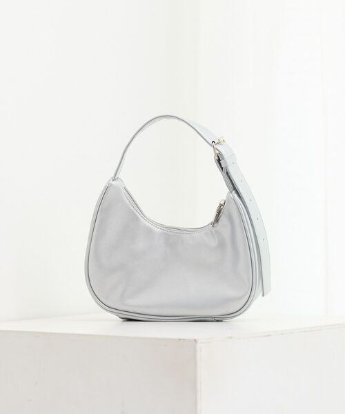 earth music&ecology（アースミュージックアンドエコロジー）の「ハーフムーンアジャスタブルバッグ（トートバッグ・レディース・ブラック/シルバー/キャメル・FREE）」の17枚目の写真