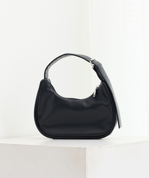 earth music&ecology（アースミュージックアンドエコロジー）の「ハーフムーンアジャスタブルバッグ（トートバッグ・レディース・ブラック/シルバー/キャメル・FREE）」の22枚目の写真