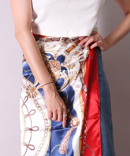 BAYBLO（ベイブロ）の「(SB)【ユニセックス】【リング付き】プリント 大判 スカーフ[90cm×90cm]（バンダナ/スカーフ・レディース・ブルー系/グリーン系/オレンジ系/ネイビー系/レッド系・ONE SIZE）」の5枚目の写真