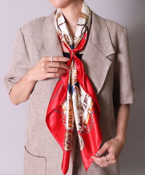 BAYBLO（ベイブロ）の「(SB)【ユニセックス】【リング付き】プリント 大判 スカーフ[90cm×90cm]（バンダナ/スカーフ・レディース・ブルー系/グリーン系/オレンジ系/ネイビー系/レッド系・ONE SIZE）」の17枚目の写真