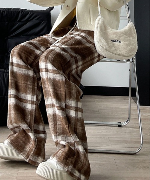 kirakiraShop(キラキラショップ)の「ハイウエスト チェック ワイド 起毛 パンツ(その他パンツ・レディース・ブラウン系1/ブラック系1・S/M/L)」の2枚目の写真