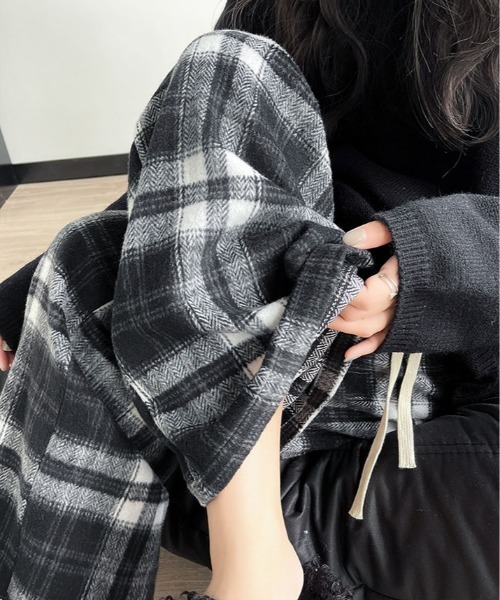 kirakiraShop(キラキラショップ)の「ハイウエスト チェック ワイド 起毛 パンツ(その他パンツ・レディース・ブラウン系1/ブラック系1・S/M/L)」の7枚目の写真