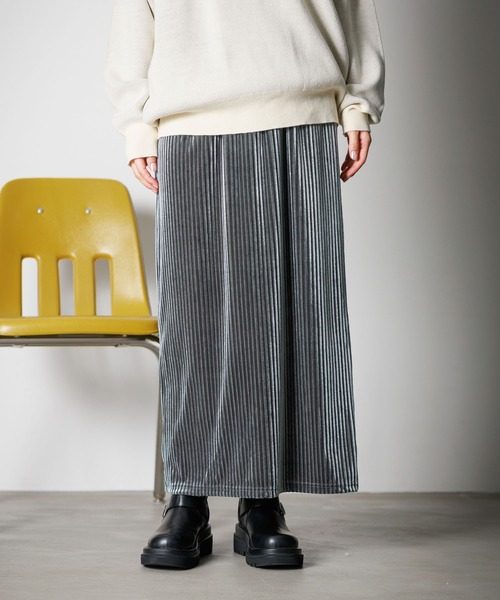 LAKOLE（ラコレ）の「ベロアリブナロースカート / 148118（スカート・レディース・アイボリー/ブラック/グレー/モカ・FREE）」の4枚目の写真