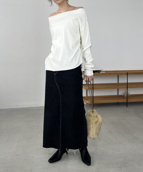 CAPRICIEUX LE'MAGE(カプリシューレマージュ)の「アシメスリットボートネックニット(ニット/セーター・レディース・ホワイト/ベージュ/ブラック・FREE)」の5枚目の写真