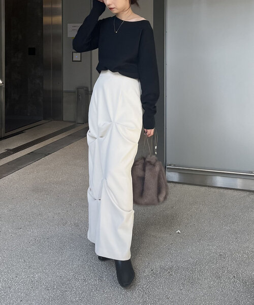 CAPRICIEUX LE'MAGE(カプリシューレマージュ)の「アシメスリットボートネックニット(ニット/セーター・レディース・ホワイト/ベージュ/ブラック・FREE)」の15枚目の写真