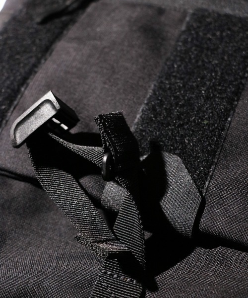 BAGJACK(バッグジャック)の「BAGJACK / バッグジャック KINKY FIDLOCK SLIDER CUSTOM CORDURA FABRIC 1000D キンキー フィドロック コーデュラナイロン メッセンジャーバッグ(メッセンジャーバッグ・メンズ・ブラック・ONE SIZE)」の7枚目の写真