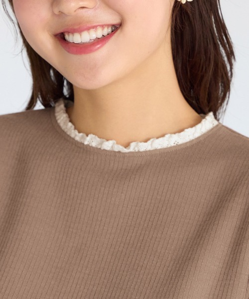 alotta(アロッタ)の「フワぽかテレコ裏ファー衿レースカットソー(Tシャツ/カットソー・レディース・ライトブラウン/ブラック・M/L/LL/3L)」の3枚目の写真