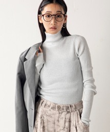 MILLION CARATS | どんなシーンにも使いやすく、さりげないおしゃれを楽しめる大人のエフォートレススタイルなラメリブ指抜きプルオーバー(ニット/セーター)