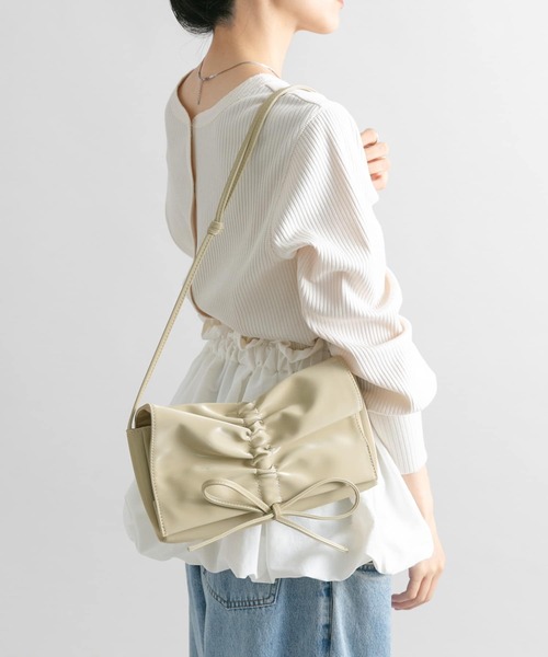 KBF（ケイビーエフ）の「リボンギャザーBAG（ショルダーバッグ・レディース・ネイビー/ベージュ/シルバー・ONE）」の9枚目の写真