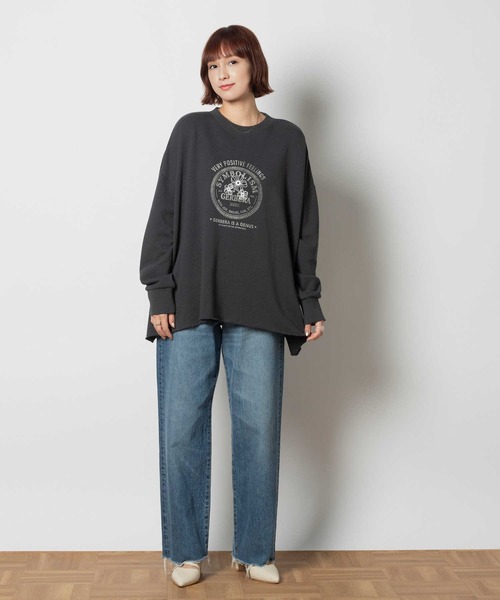 SOMETHING(サムシング)の「SOMETHING(サムシング)【レディース】ガーベラロゴスウェット(スウェット・レディース・ダークグレー・フリー)」の2枚目の写真