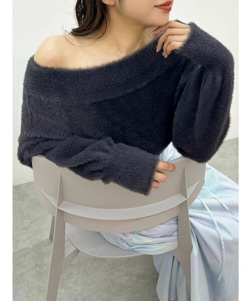 MERCURYDUO（マーキュリーデュオ）の「オフショルミニシャギーふわふわニット（ニット/セーター・レディース・グレー/アイボリー/レッド・FREE）」の9枚目の写真