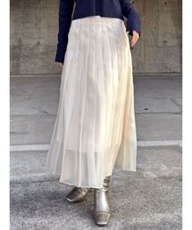 シアープリーツスカート