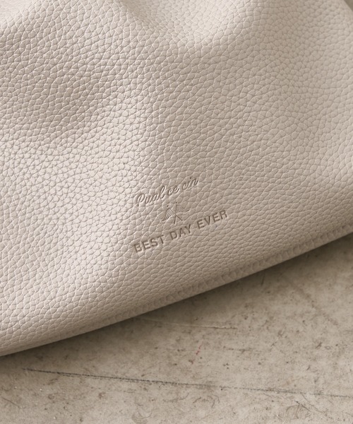 PUAL CE CIN(ピュアルセシン)の「合皮巾着バッグ(ショルダーバッグ・レディース・ブラック/シルバー/グレイッシュベージュ・FREE)」の7枚目の写真