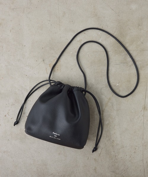 PUAL CE CIN(ピュアルセシン)の「合皮巾着バッグ(ショルダーバッグ・レディース・ブラック/シルバー/グレイッシュベージュ・FREE)」の21枚目の写真