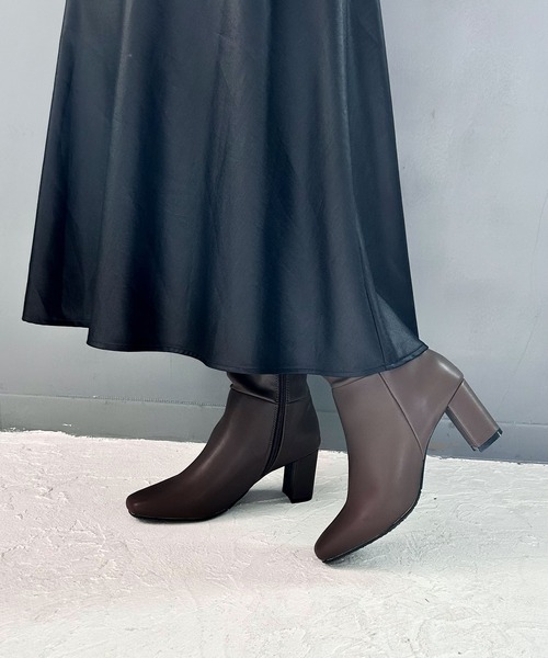 SOROTTO（ソロット）の「シンプル スクエアトゥロングブーツ サイドファスナー/太ヒール（ブーツ・レディース・ブラウン/アイボリー/ブラック・S/L/M/LL）」の5枚目の写真